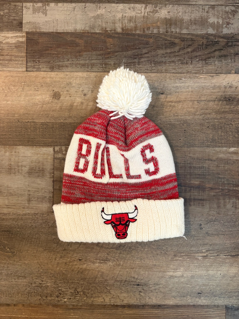 Lids Chicago Bulls Red and White Pom Beanie